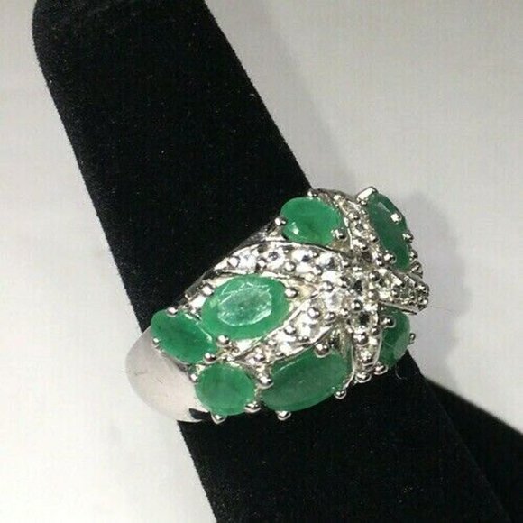 Emerald and Sterling Silver Ring Size 6 - Picture 4 of 12